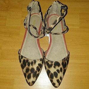 Pointed cheetah print flats with cute ankle buckle
